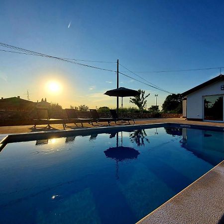 Cozy House With Pool Near Rovinj Apartment Kanfanar Exterior photo